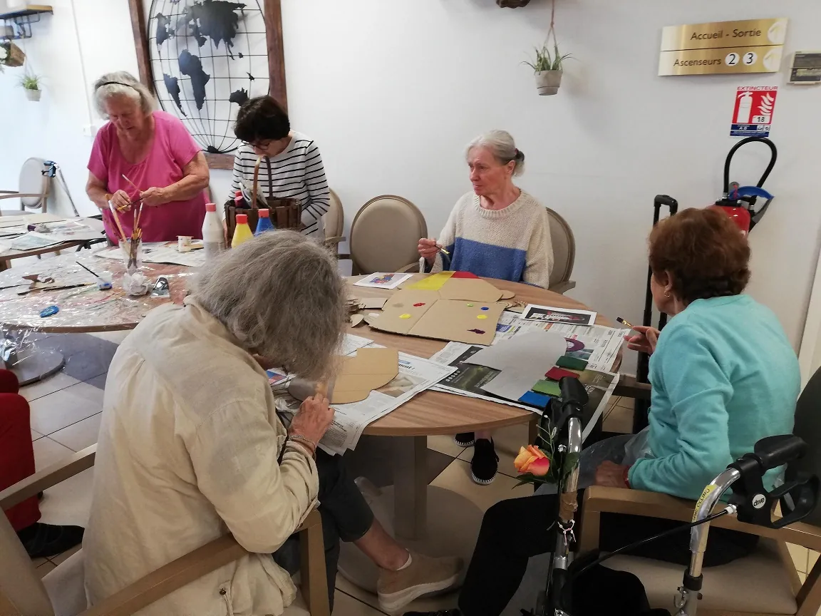 La Créativité à la maison de retraite des Vallières à Cagnes sur Mer 
