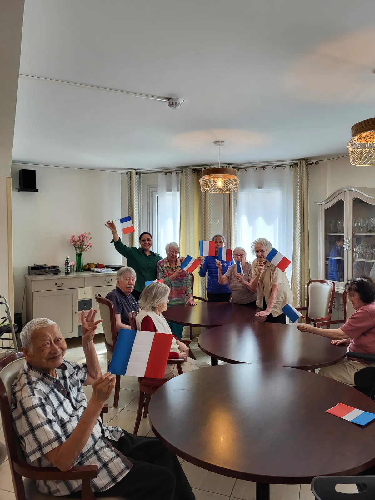 Activité manuelle : création de drapeau français