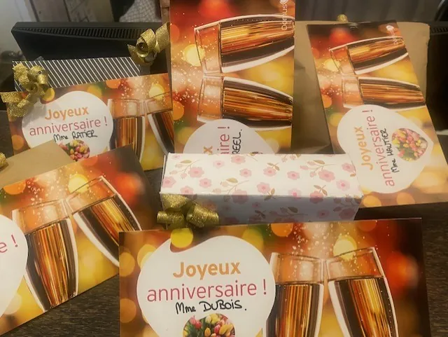 Quand un karaoké pour la fête des anniversaires  se transforme en bal improvisé