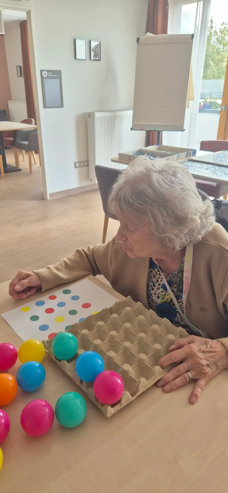 Atelier cognitif autour du tri et de l’association des couleurs! 