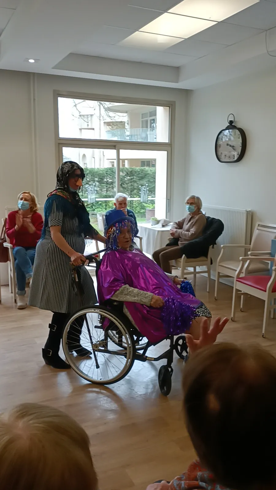 Un Carnaval Haut en Couleurs à la Résidence !