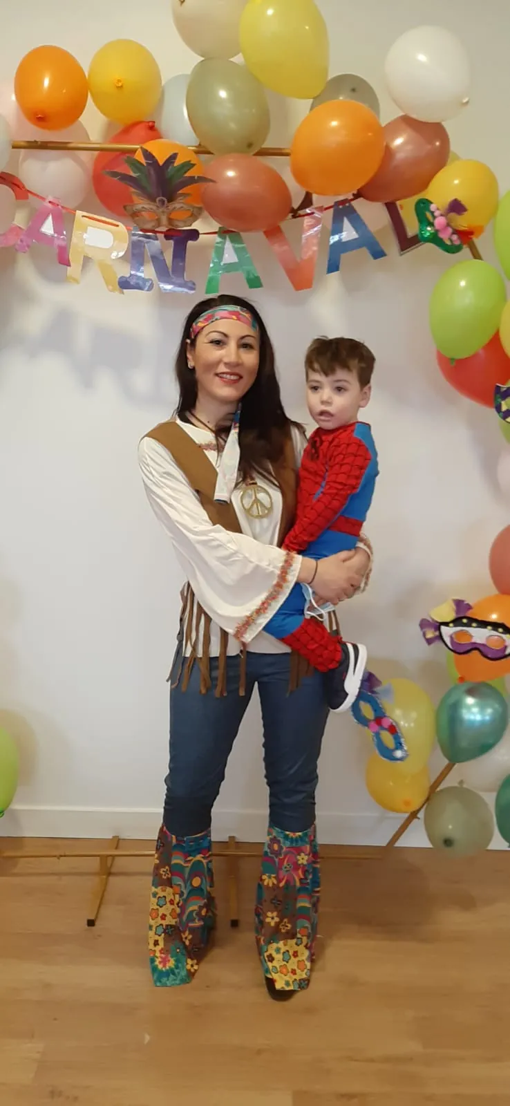 Un Carnaval Haut en Couleurs à la Résidence !