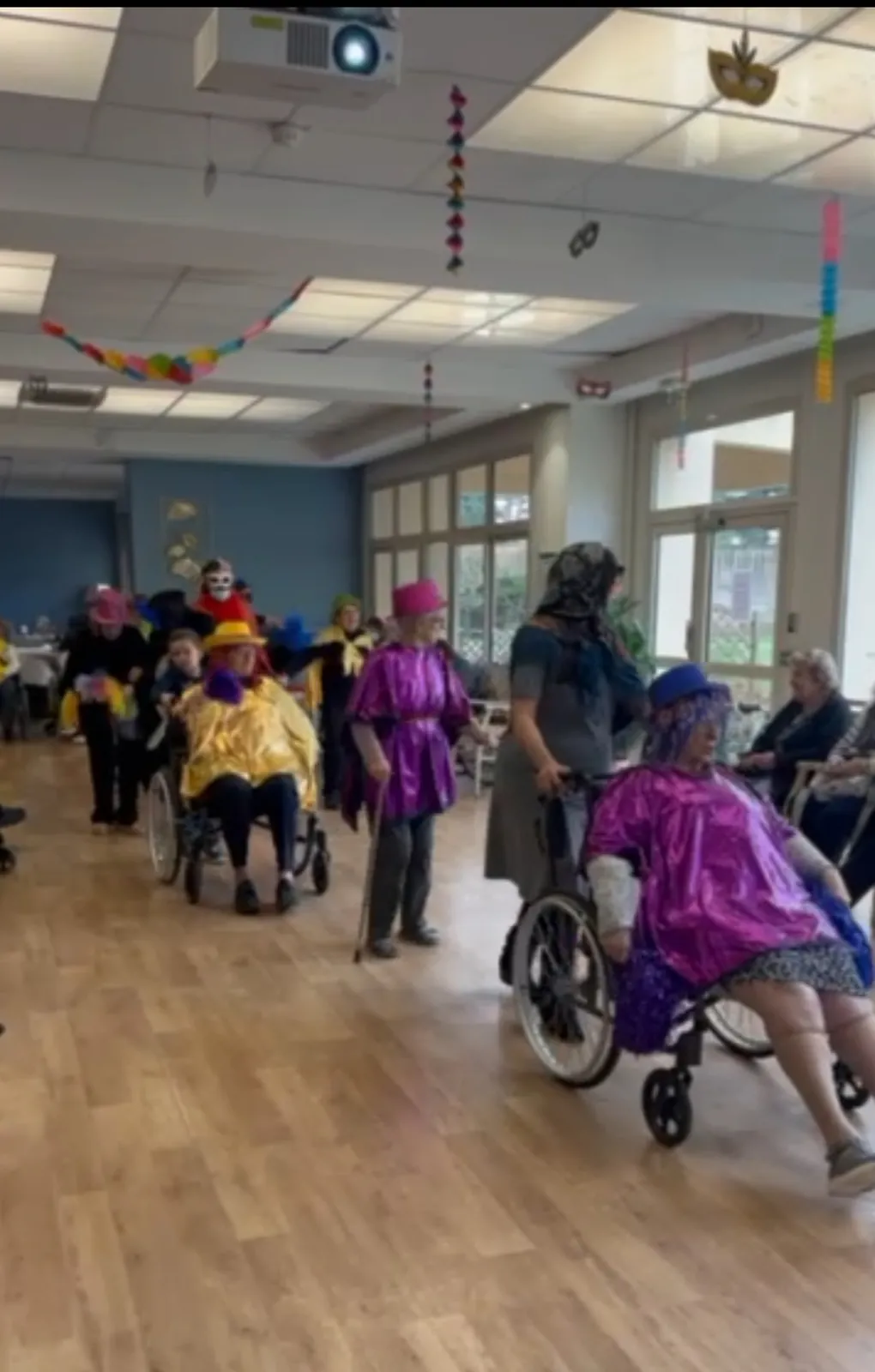 Un Carnaval Haut en Couleurs à la Résidence !
