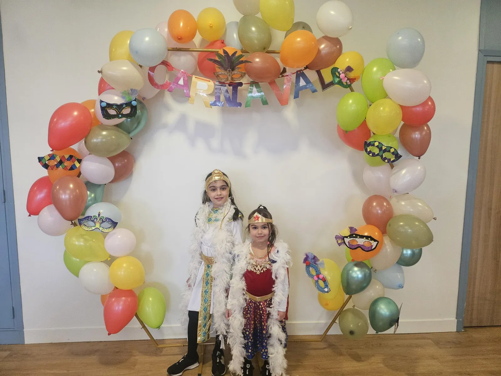 Un Carnaval Haut en Couleurs à la Résidence !