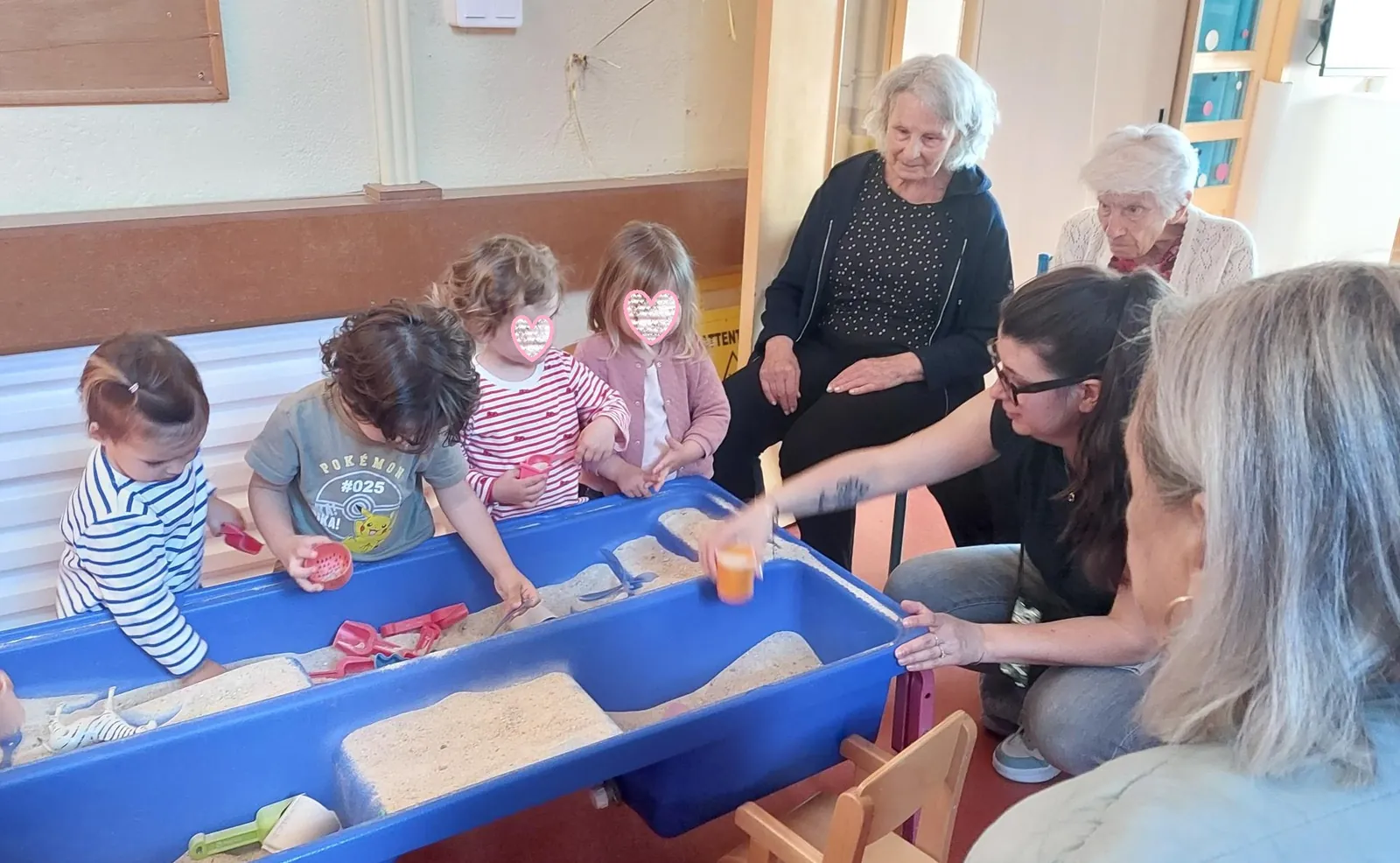 Deuxième visite à la crèche de La Baume : un moment tendre et joyeux intergénérationnel