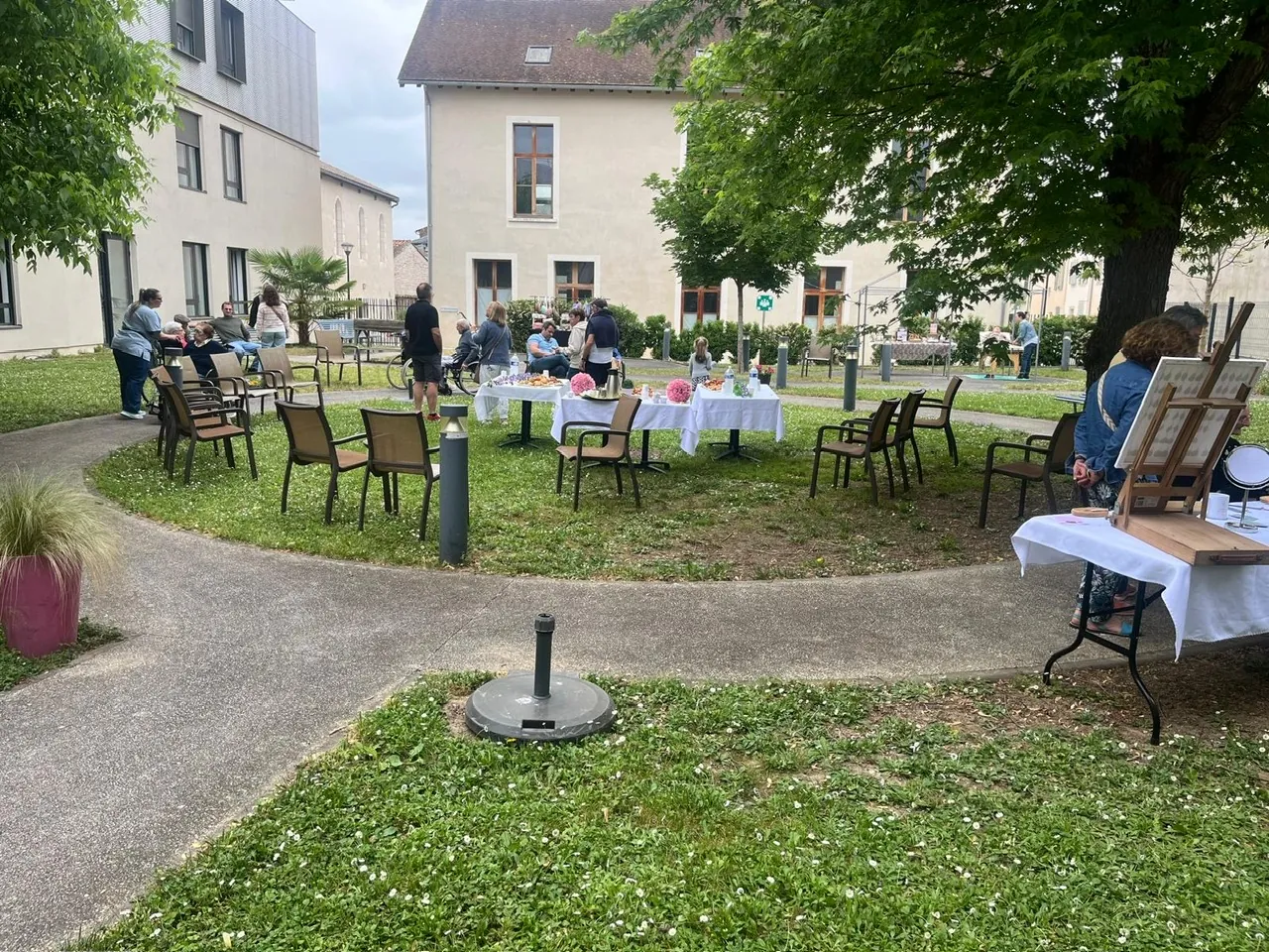 Un beau succès pour notre Marché des Créateurs à la résidence 