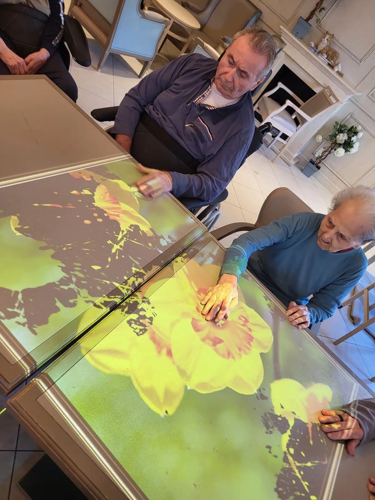 Atelier Tovertafel – À la découverte des fleurs et des couleurs A la résidence les Adrets 