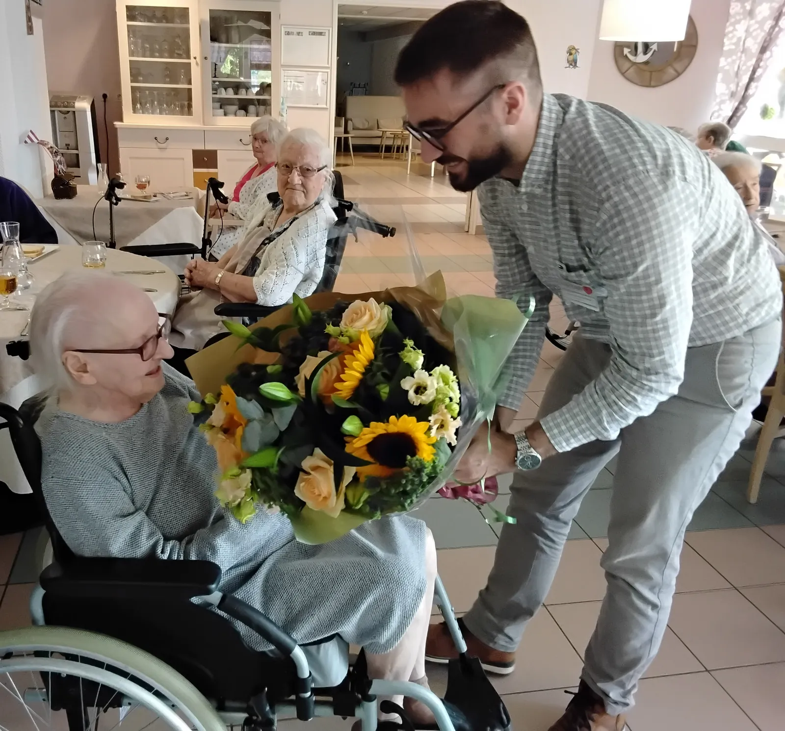 On n'a pas tous les jours 100 ans. 