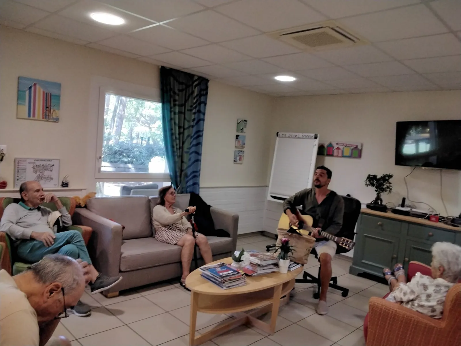UN PETIT TOUR POUR DES GRANDS PLAIRS DANS NOS SALONS 
