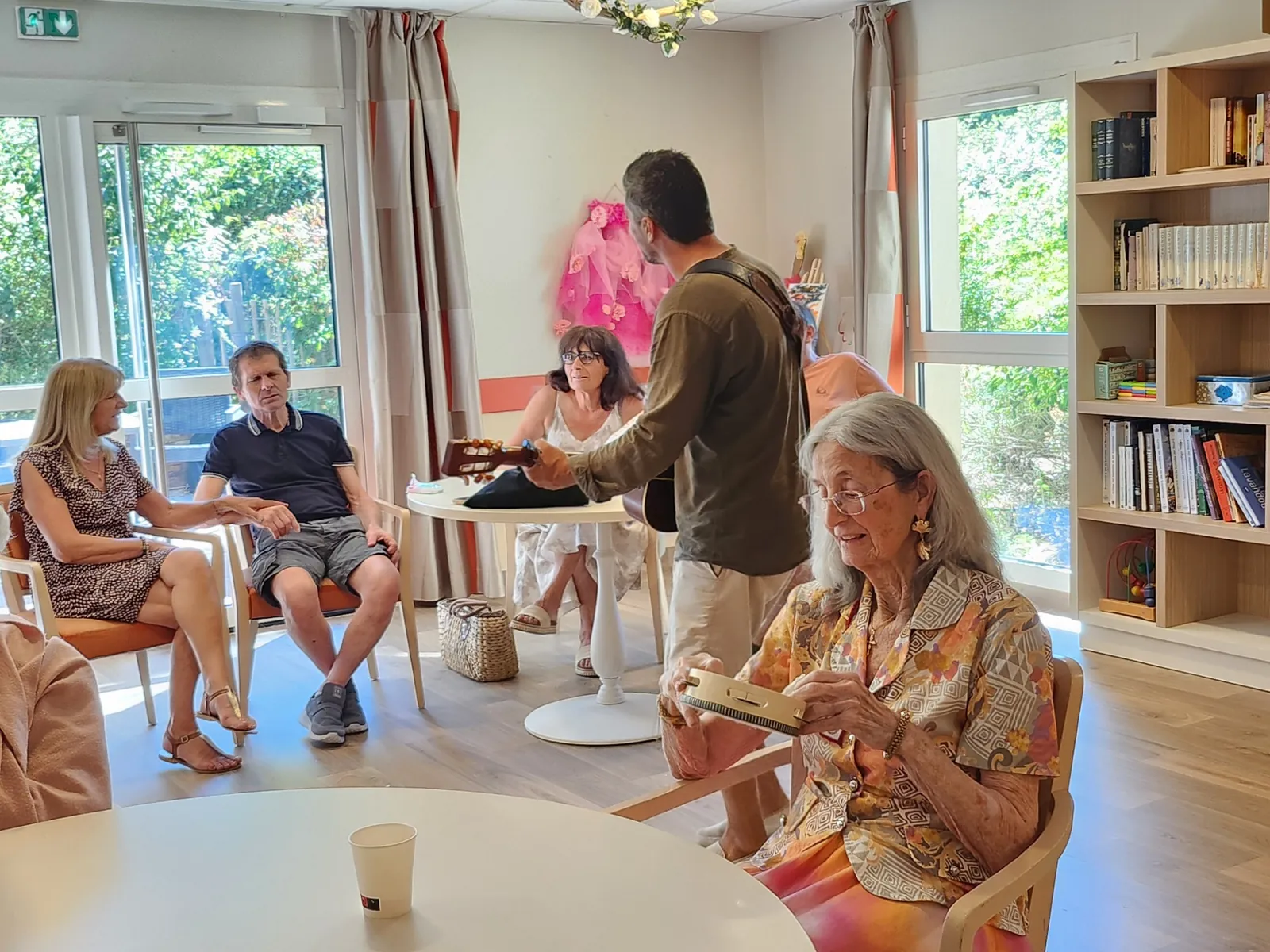UN PETIT TOUR POUR DES GRANDS PLAIRS DANS NOS SALONS 