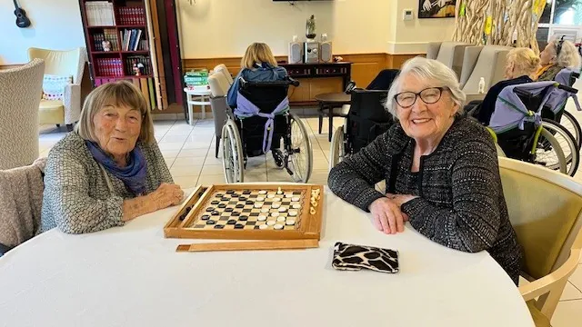 UN PETIT TOUR POUR DES GRANDS PLAIRS DANS NOS SALONS 