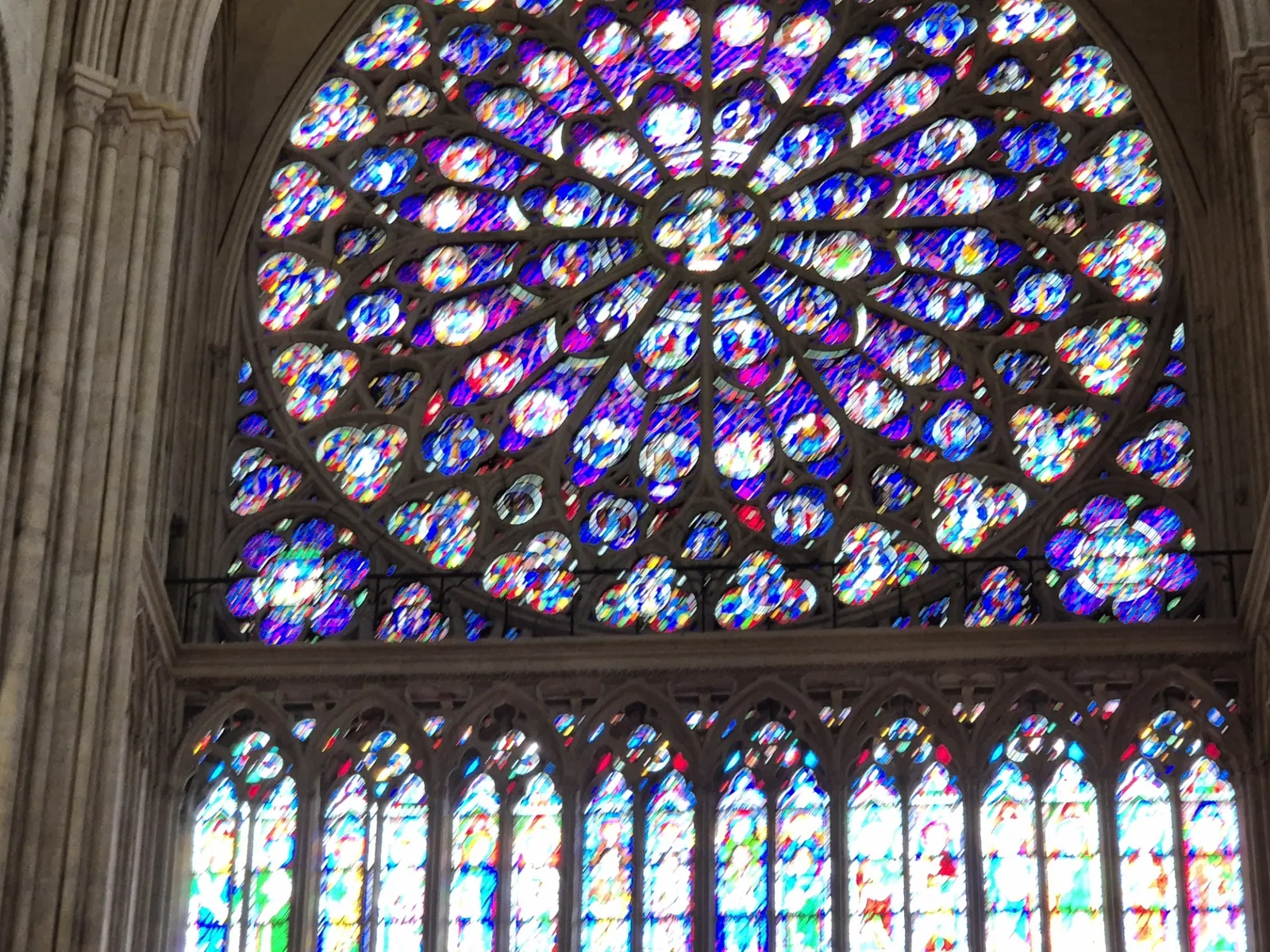 LA RESIDENCE LES JARDINS D'EPINAY A LA RENCONTRE DE LA CATHÉDRALE NOTRE DAME DE PARIS
