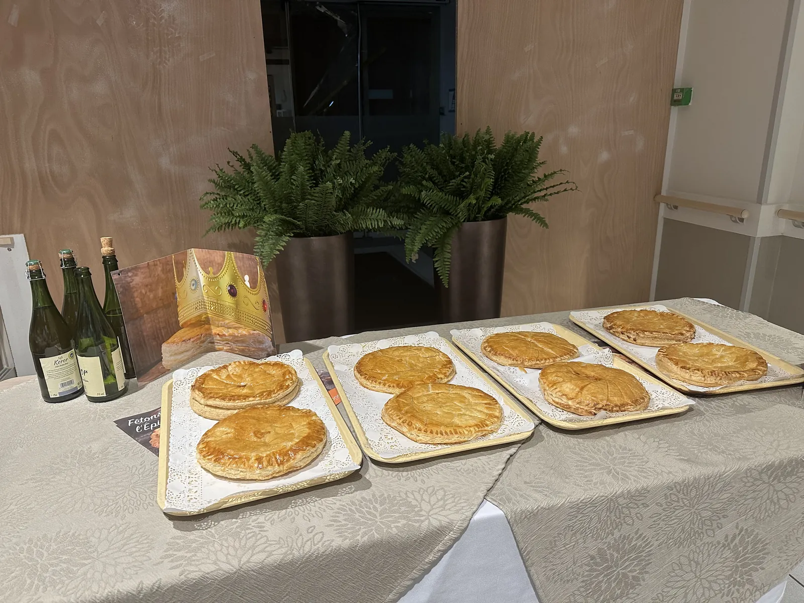DÉGUSTATION DE GALETTES DES ROIS A LA RÉSIDENCE LES JARDINS D'EPINAY