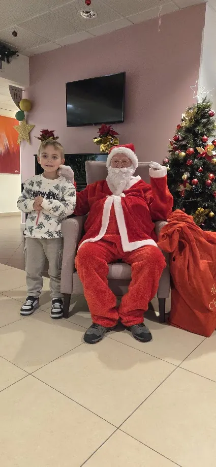 Le Père Noël à la résidence : un moment magique pour les enfants du personnel