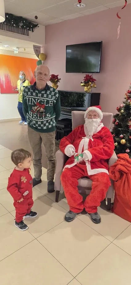 Le Père Noël à la résidence : un moment magique pour les enfants du personnel