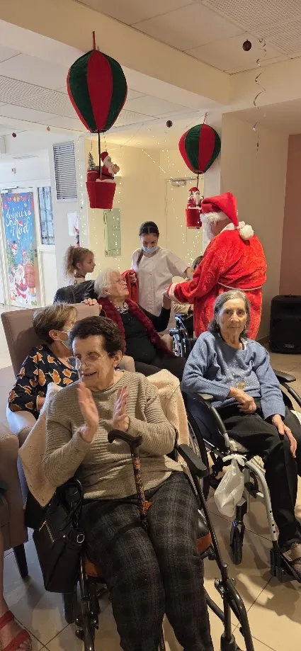 Le Père Noël à la résidence : un moment magique pour les enfants du personnel