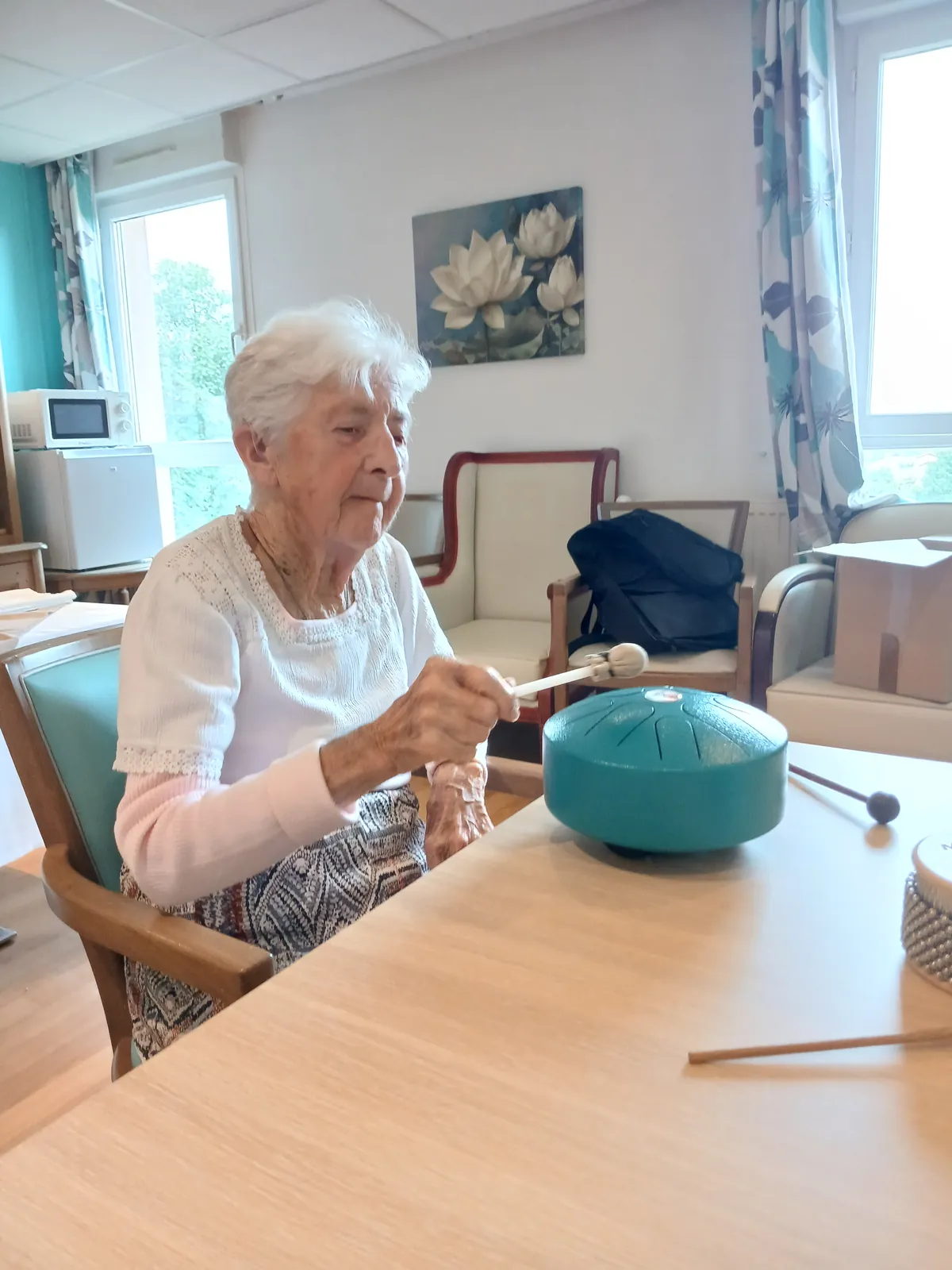 la musicothérapie à l'ehpad de Bessenay