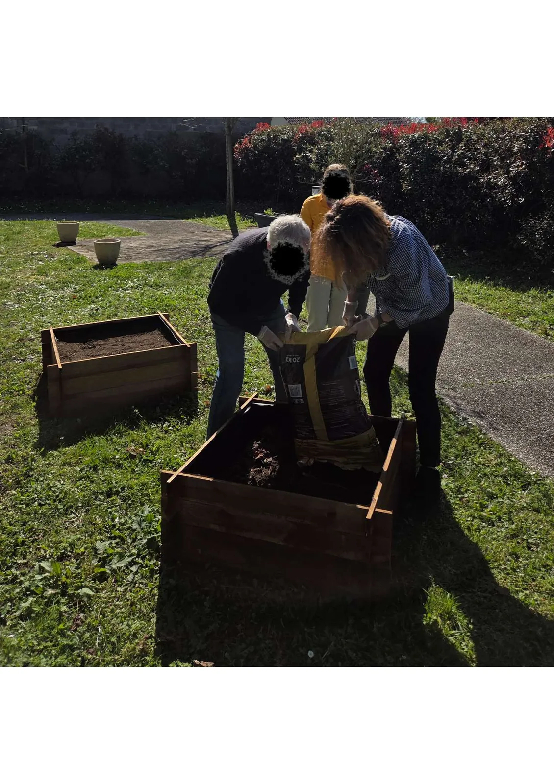 Journée lumineuse au potager de l’Accueil de Jour