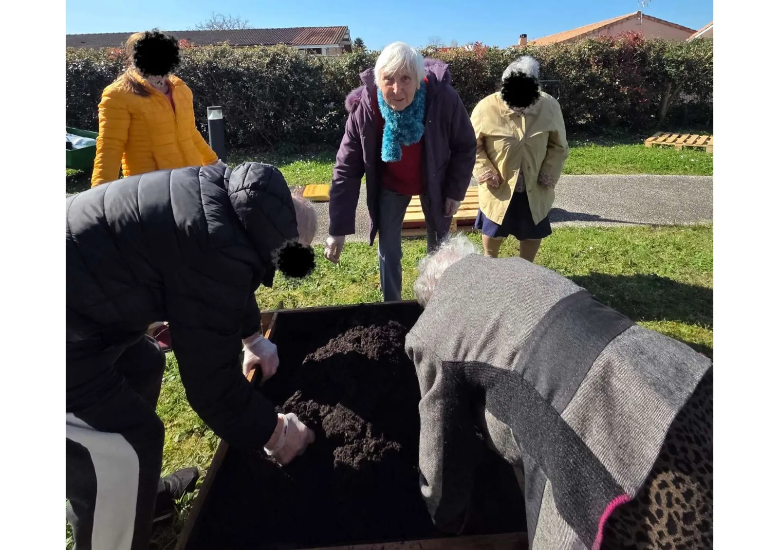 Journée lumineuse au potager de l’Accueil de Jour