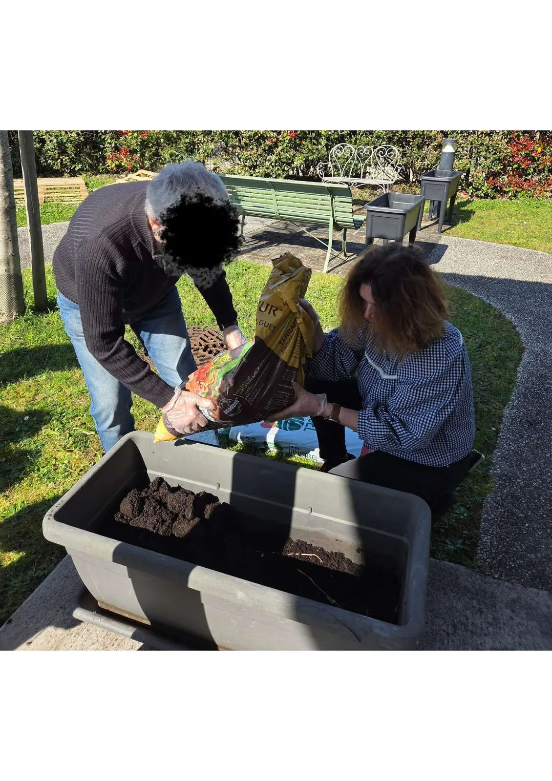 Journée lumineuse au potager de l’Accueil de Jour