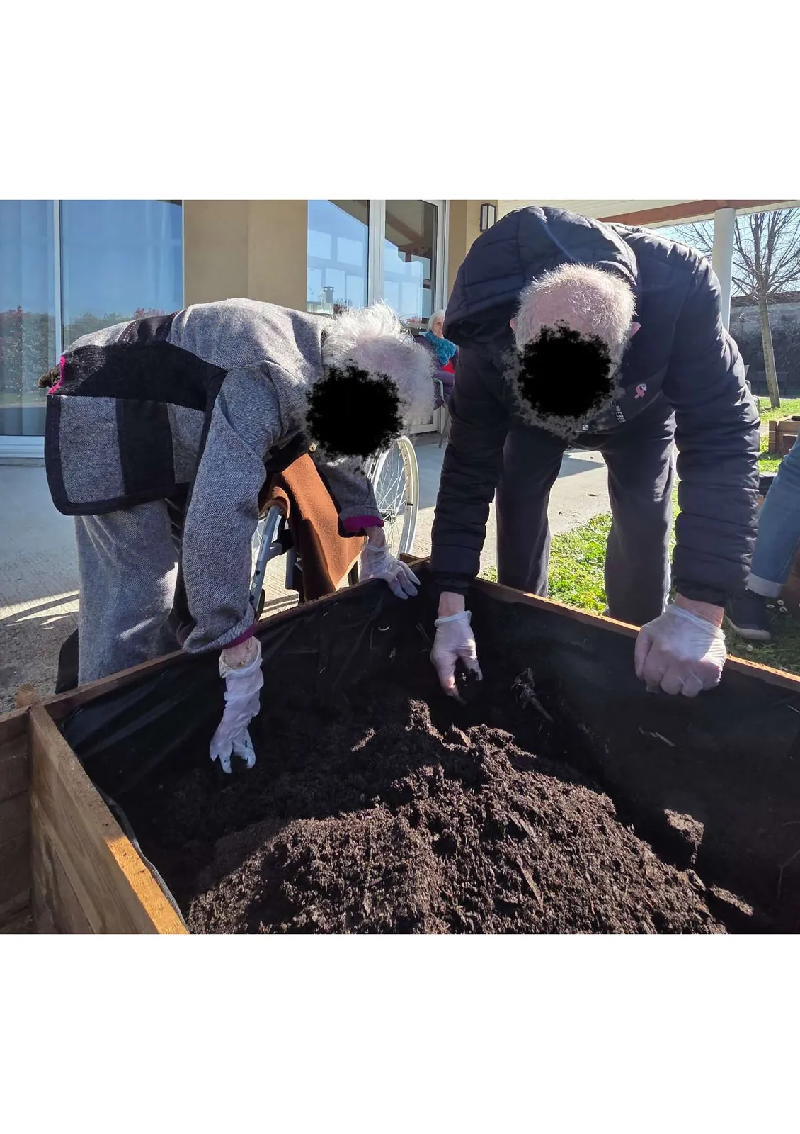 Journée lumineuse au potager de l’Accueil de Jour