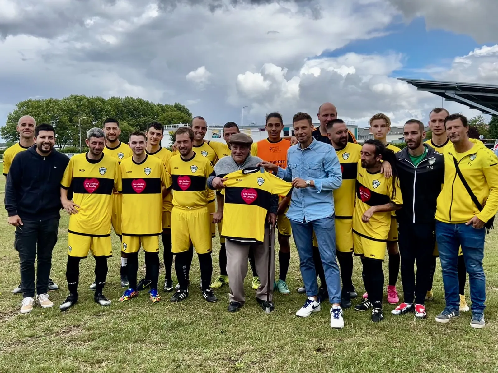 Remise de maillot FCEL - Match à domicile....