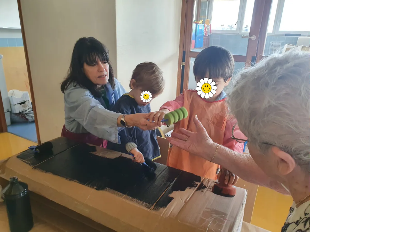 Petites Mains et grands cœurs : Les rencontres Intergénérationnelles qui font vivre la résidence
