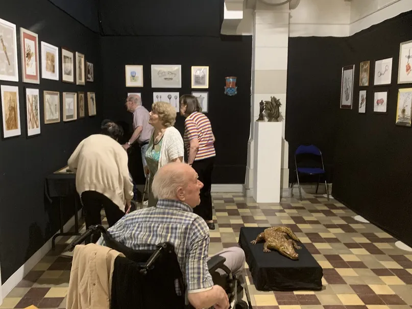 Visite d'exposition à la médiathèque Condorcet