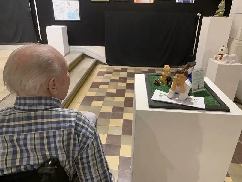 Visite d'exposition à la médiathèque Condorcet