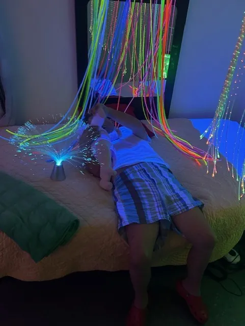 Séance individuelle en salle Snoezelen – Unité Protégée