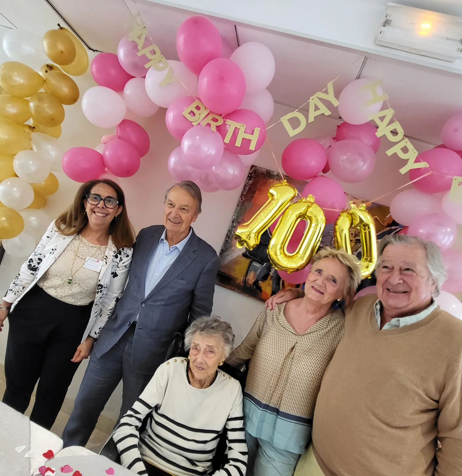 Un siècle de vie : joyeux anniversaire à Madame L. pour ses 100 ans – Résidence Les Adrets
