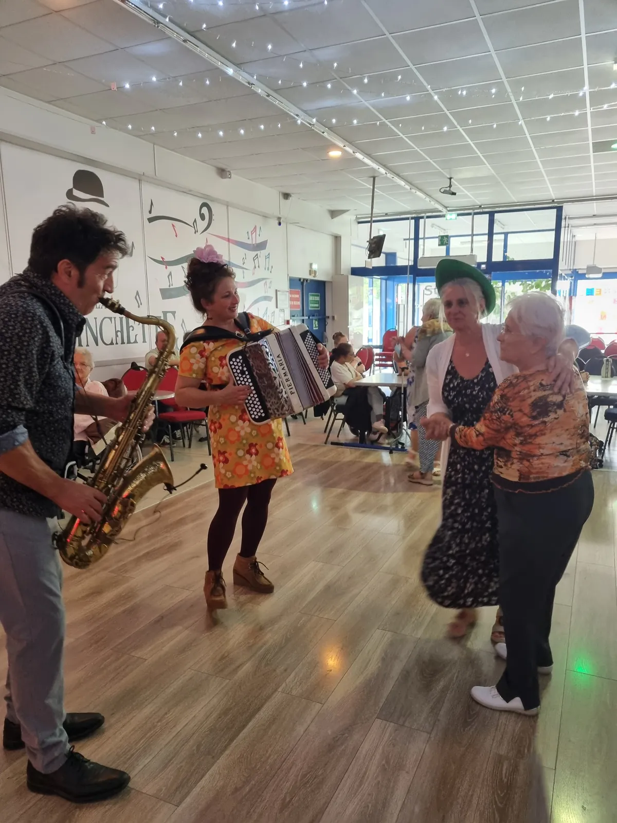 Musique, rires et bons moments à la Guinguette de Rochefort !